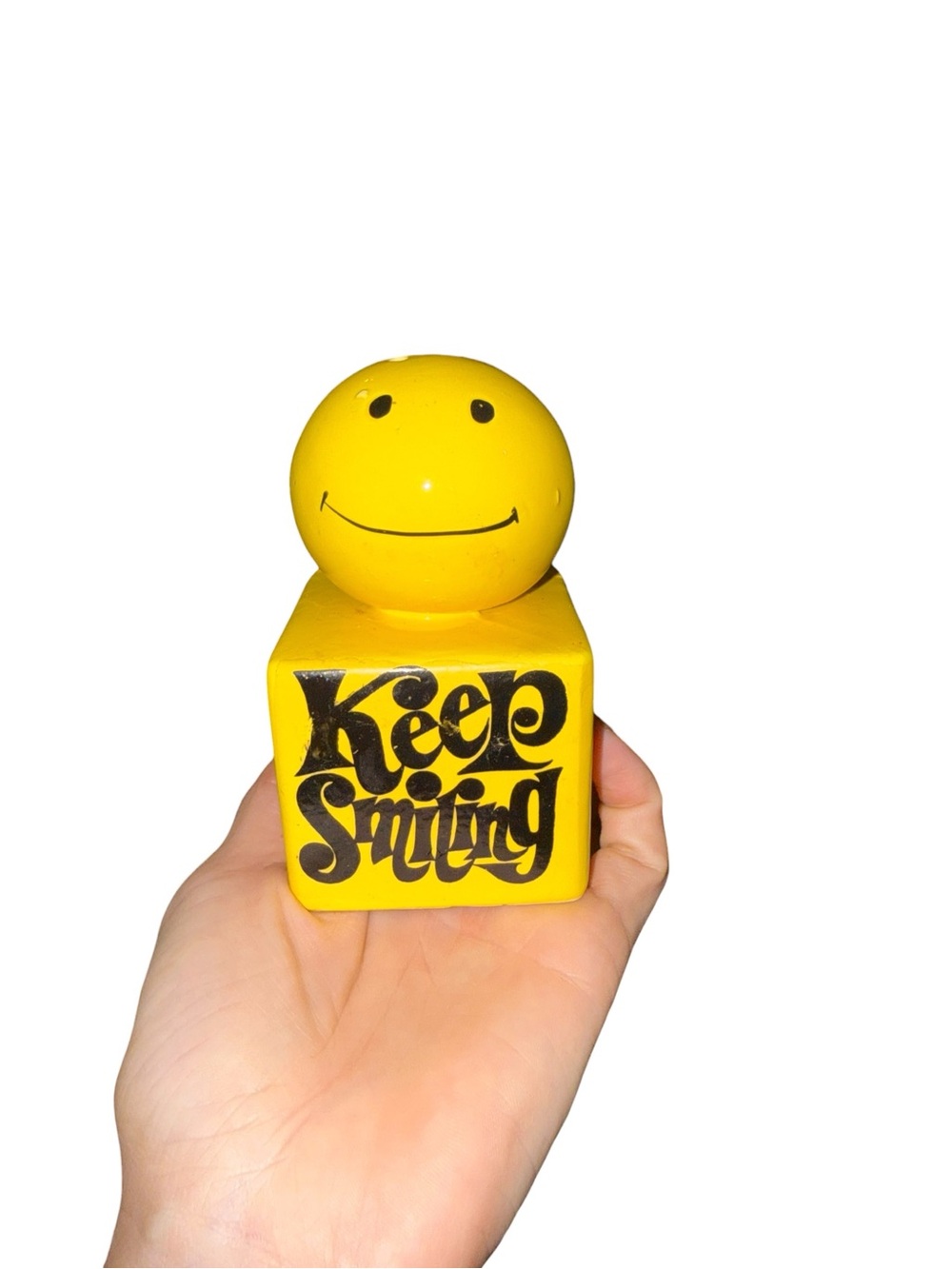 Vintage Enesco happy yellow salt and pepper shakers